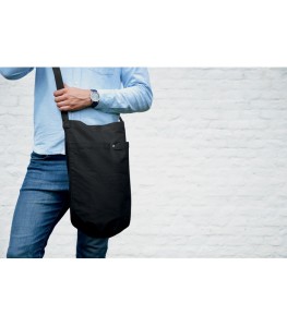 OFERTA 122/25: BOLSA BANDOLERA CON ASA REGULABLE