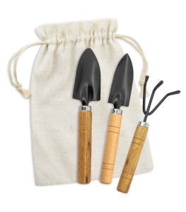 LOTE 61: SET DE JARDINERIA