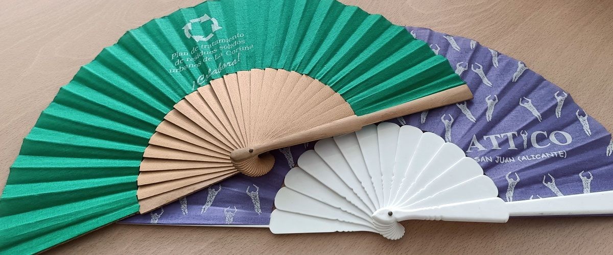 Abanicos de cartón personalizables para tu evento en Sevilla